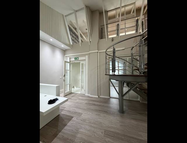 232M² BUILDING TO LET IN CAPE TOWN CITY CENTRE